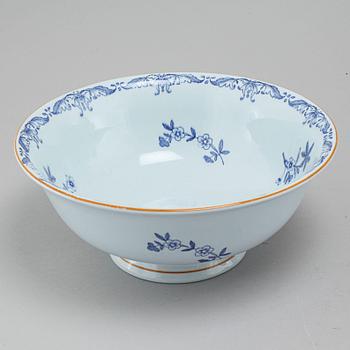 24 pieces of "Ostindia" table ware in earthenware, Rörstrand, 20th century.