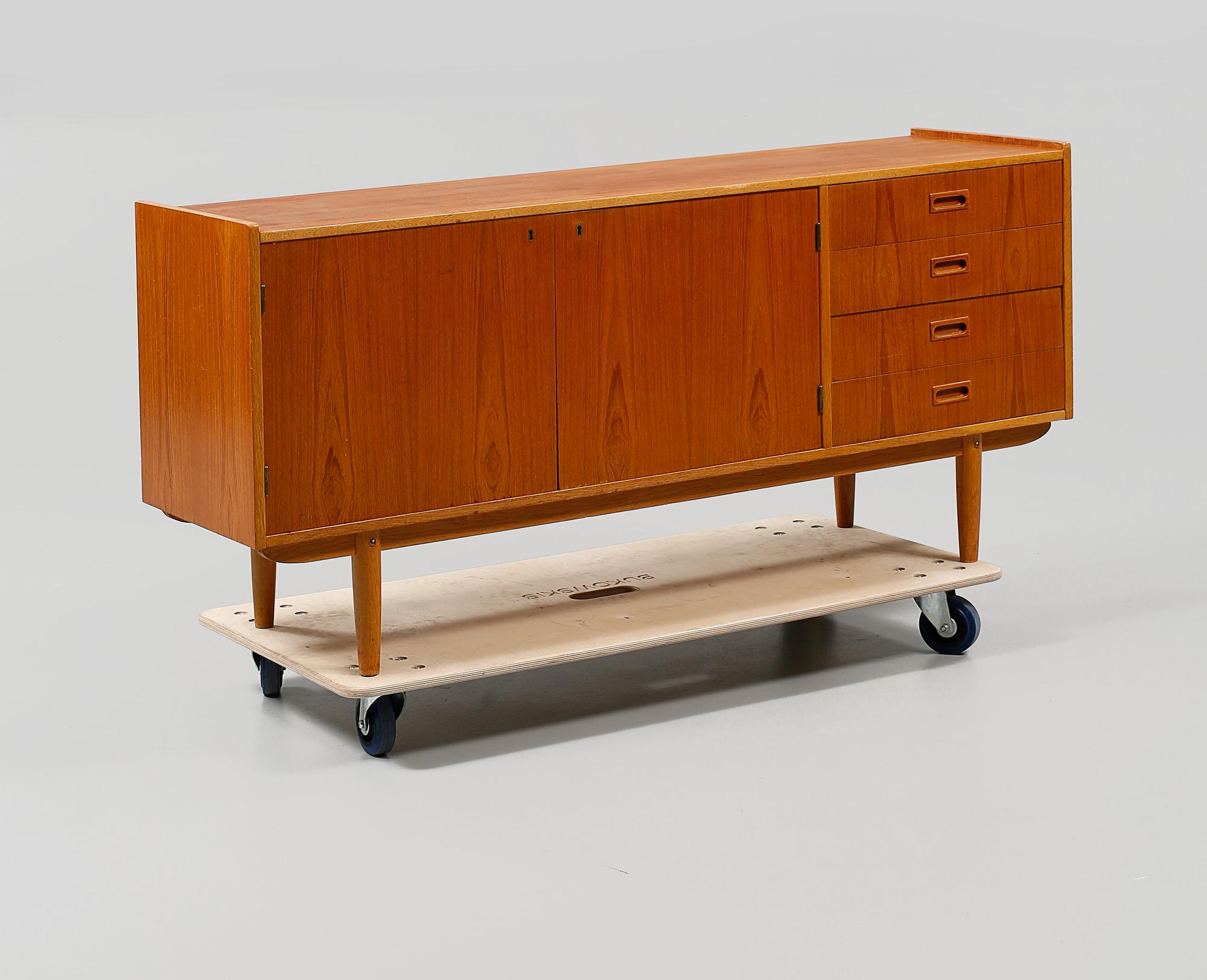 SIDEBOARD, 1900-talets andra hälft.