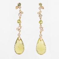 Earrings, Mandelstam, 18K gold with briolette-cut lime quartz, peridot, and brilliant-cut diamonds.
