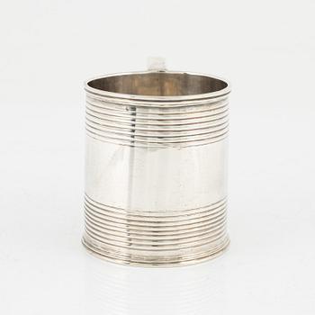 An English early 19th century silver mugg, unclear makers mark (possibly John Langland I), Newcastle 1800-1801.