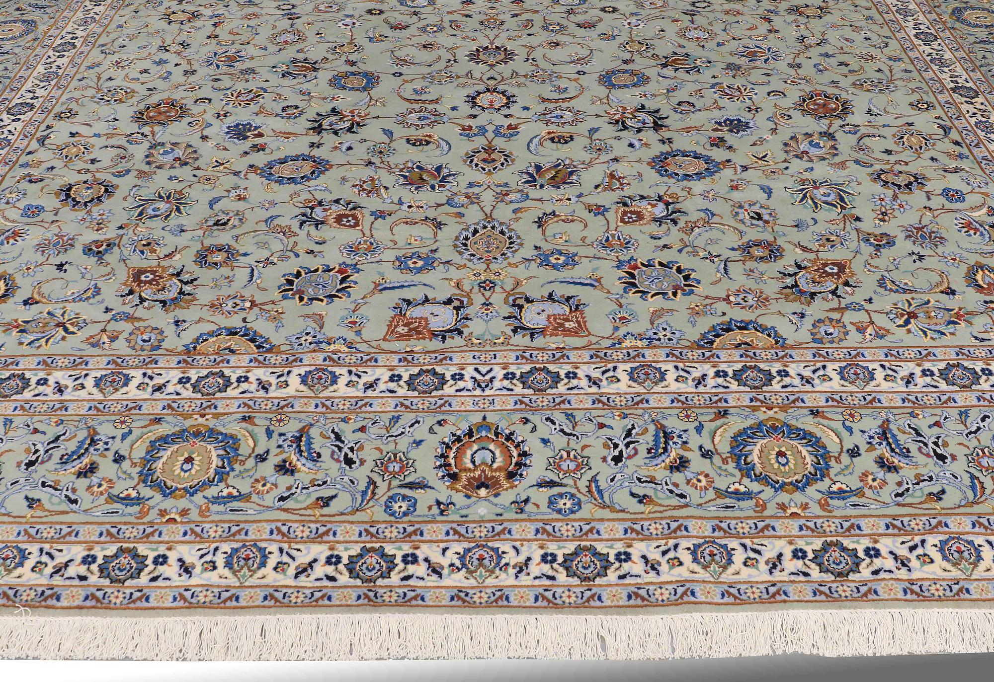 A carpet, Kashan, ca 590 x 418 cm.