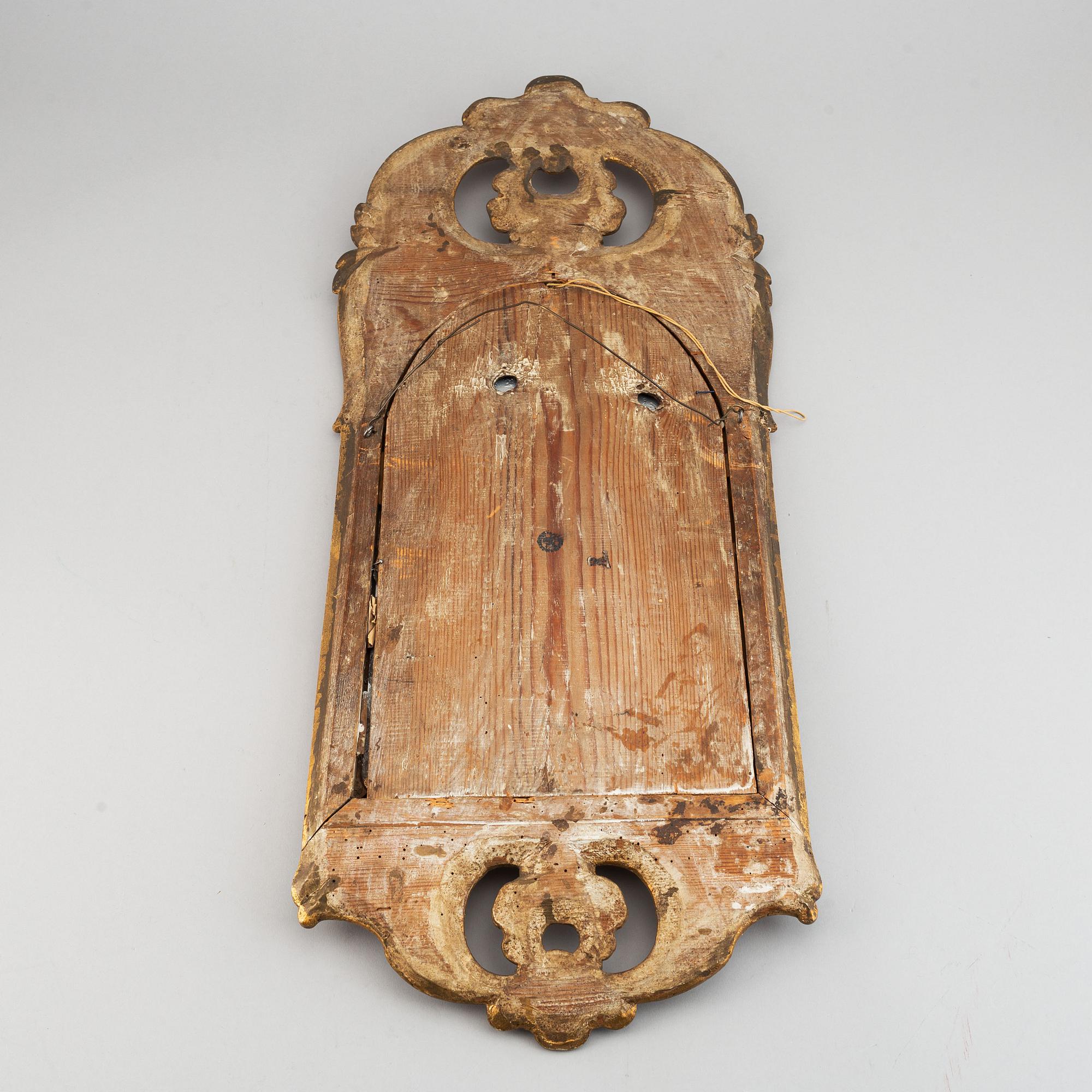 Spegel, rokoko, troligen Norrköpings hallstämpel, 1700-talets senare hälft.
