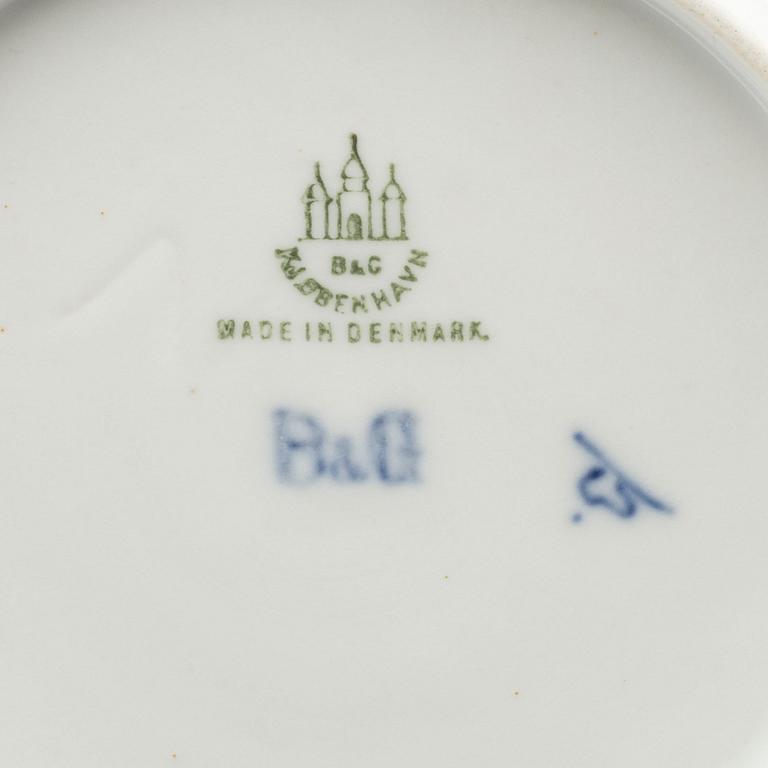 SERVISDELAR, 131+4 st, porslin, "Summerfugl", Bing & Gröndahl, 1900-talets andra hälft.