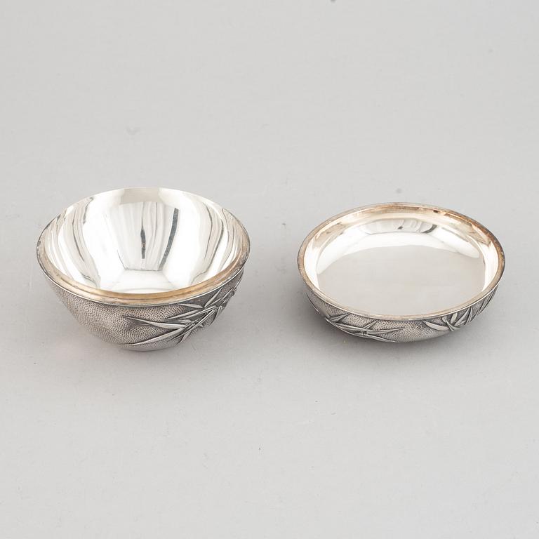 Silverföremål, 4 delar, främst Sterling. Japan, signerade Yamakawa, Shokai Yokohama samt Miyamoto, 1900-tal.