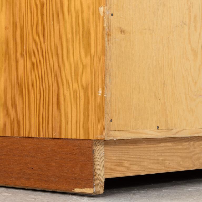 Børge Mogensen, chest of drawers from the "Öresund" series, AB Karl Andersson & Söner, circa 1960.