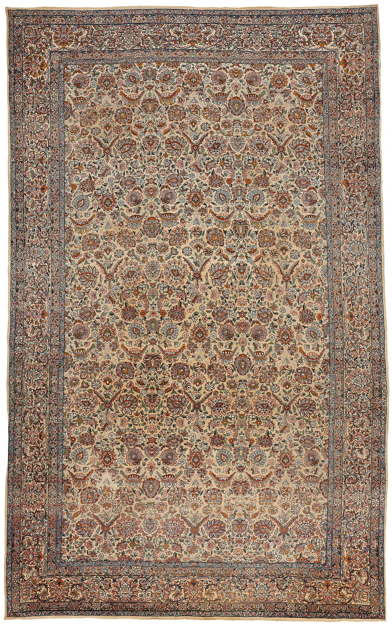 Matta, semiantik Kirman, ca 510,5-513 x 315-318,5 cm.