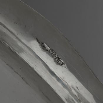 BRICKA, silver, otydliga stämplar, Stockholm, 1920. Vikt ca 1180g.