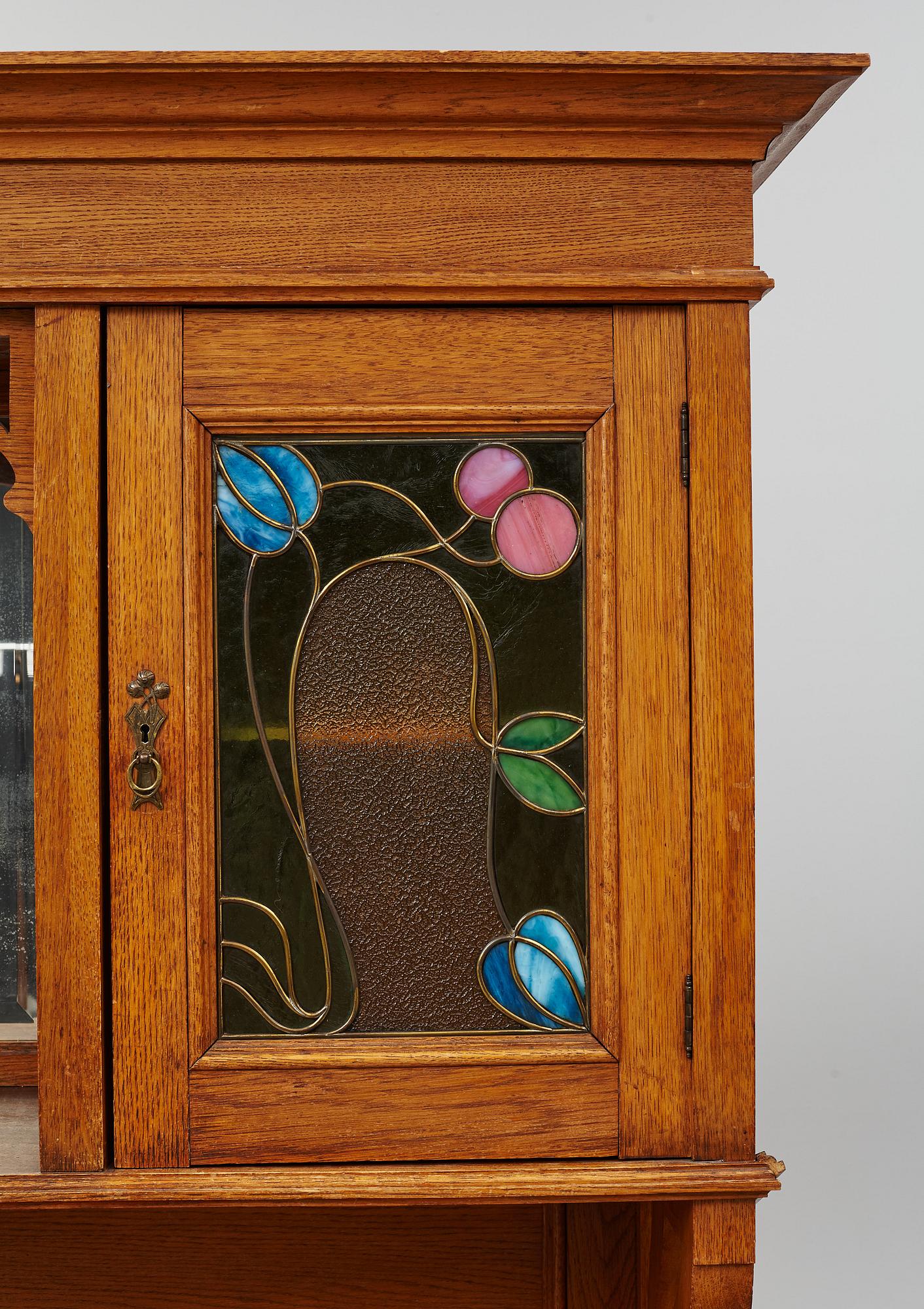 Skåp, jugend, tidigt 1900-tal.