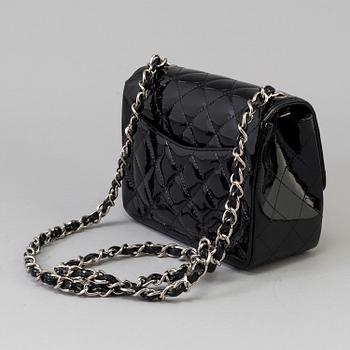 LACKVÄSKA, "Classic Mini", Chanel 2009-2010.