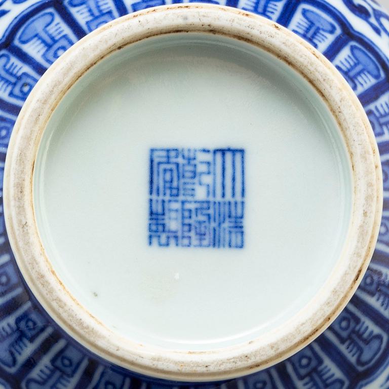 A Chinese blue and white garlic-mouth vase, 20th century, with a Qianlong mark.