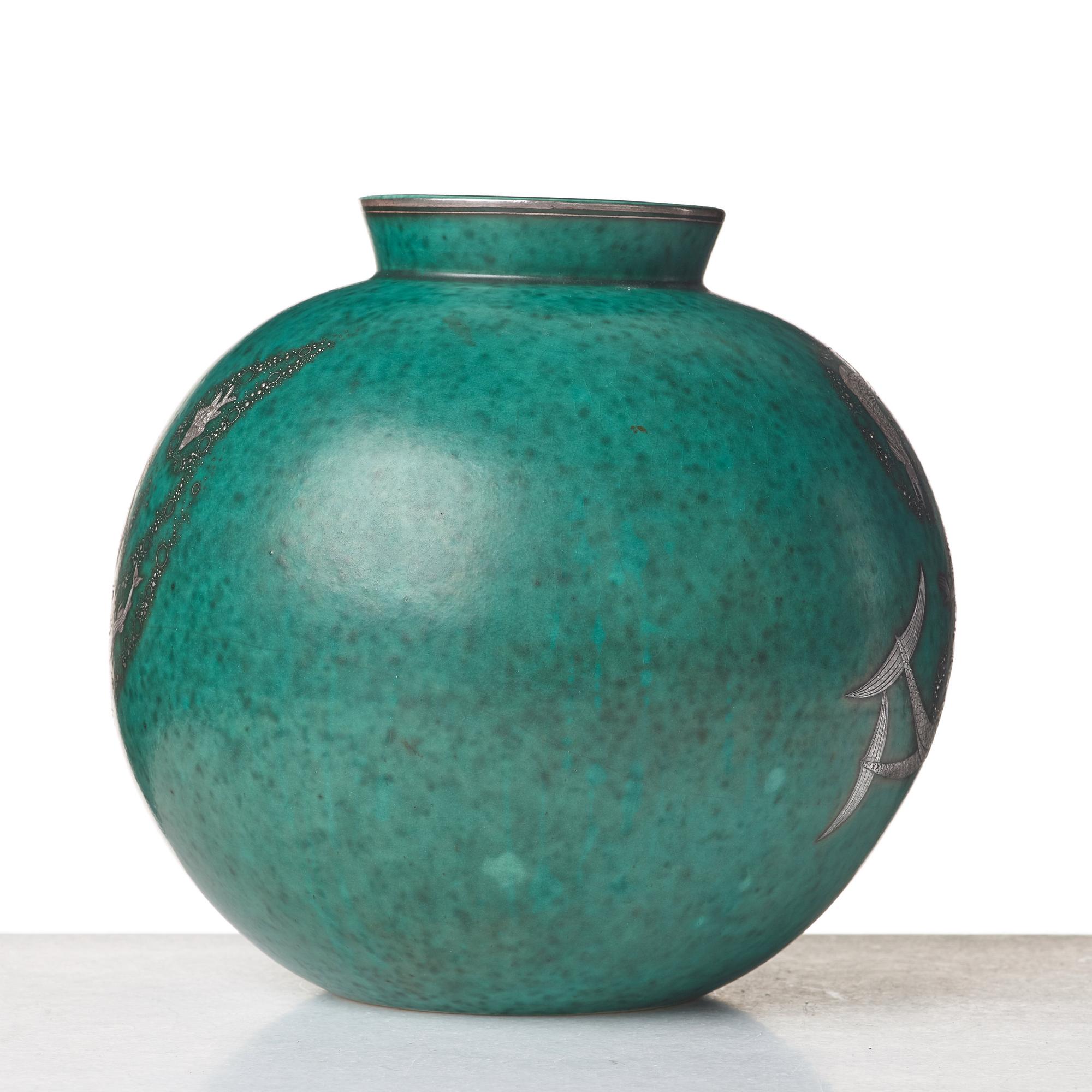 Wilhelm Kåge, a stoneware "Argenta" vase, Gustavsberg, Sweden 1949.