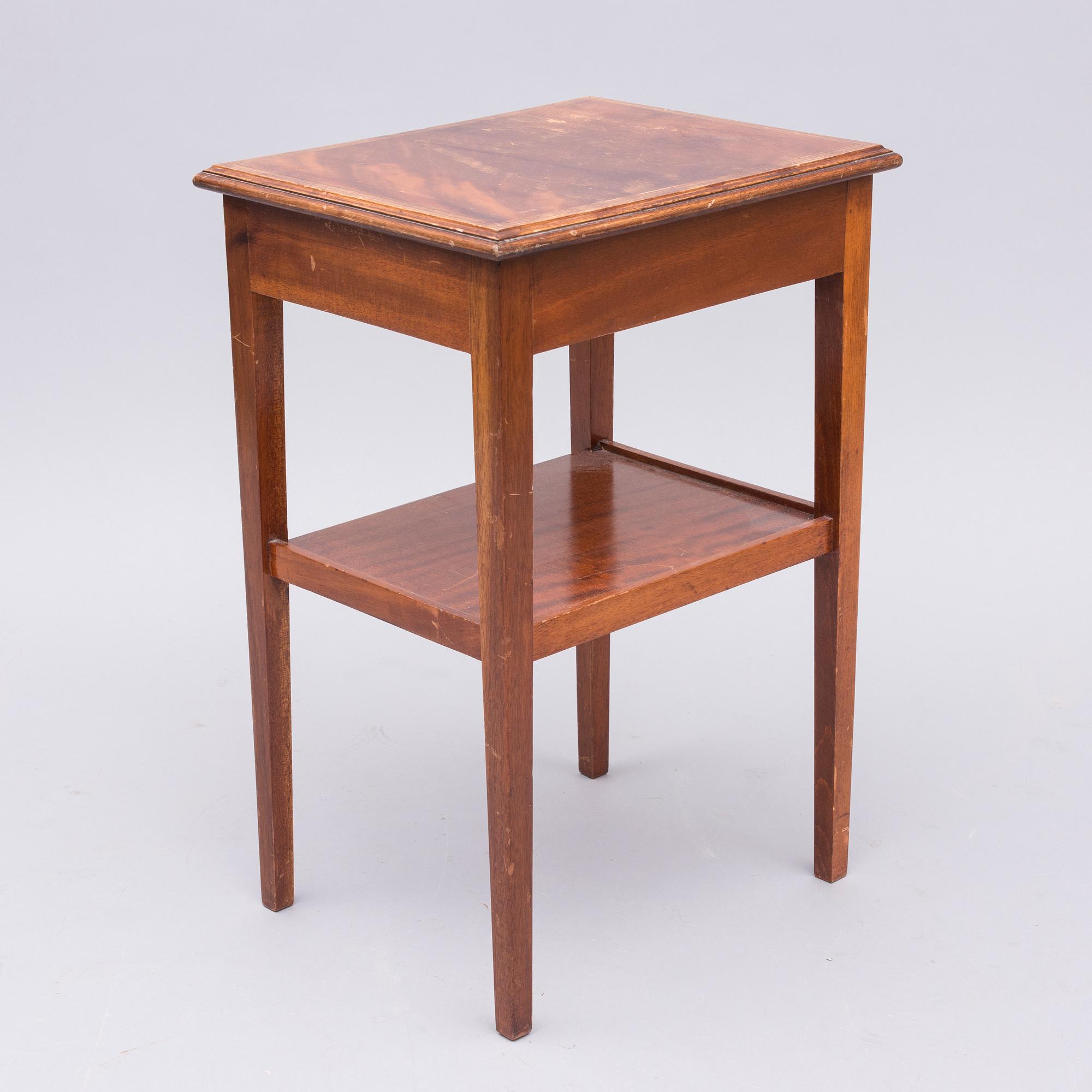 SÄNGBORD, Grange, Frankrike 1980-tal samt SÄNGBORD Remploy Limited, England 1966.