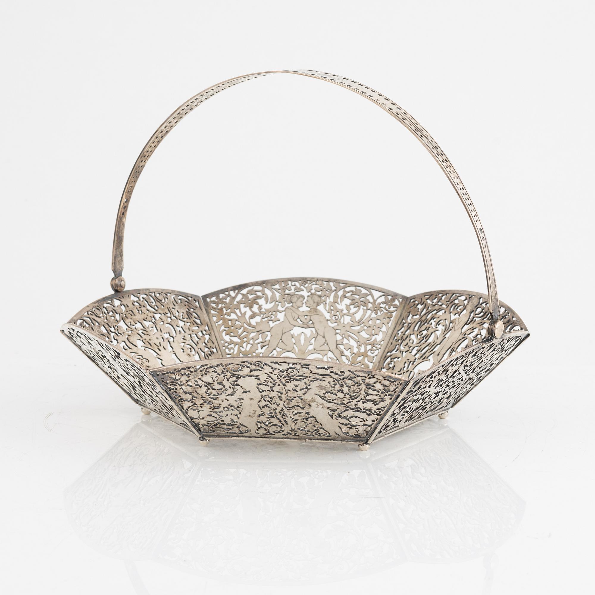 A Swedish silver bowl, mark of Guldsmedsaktiebolaget (GAB), Stockholm 1899.