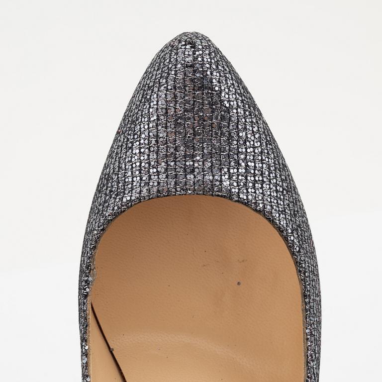 Christian Louboutin, pumps, storlek 37.