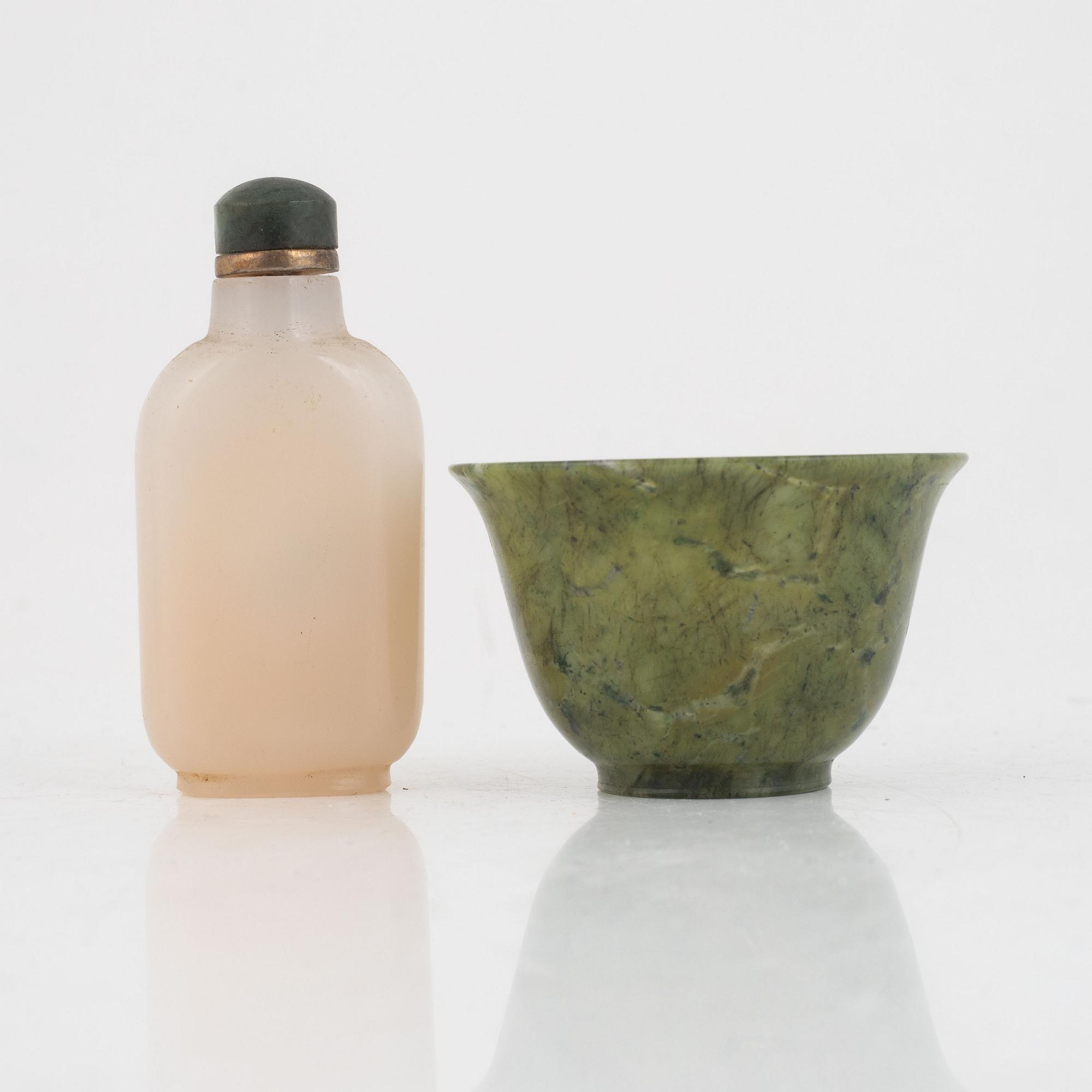 A Chinese agathe bowl and a white stone snuff bottle with stopper, 20th century.