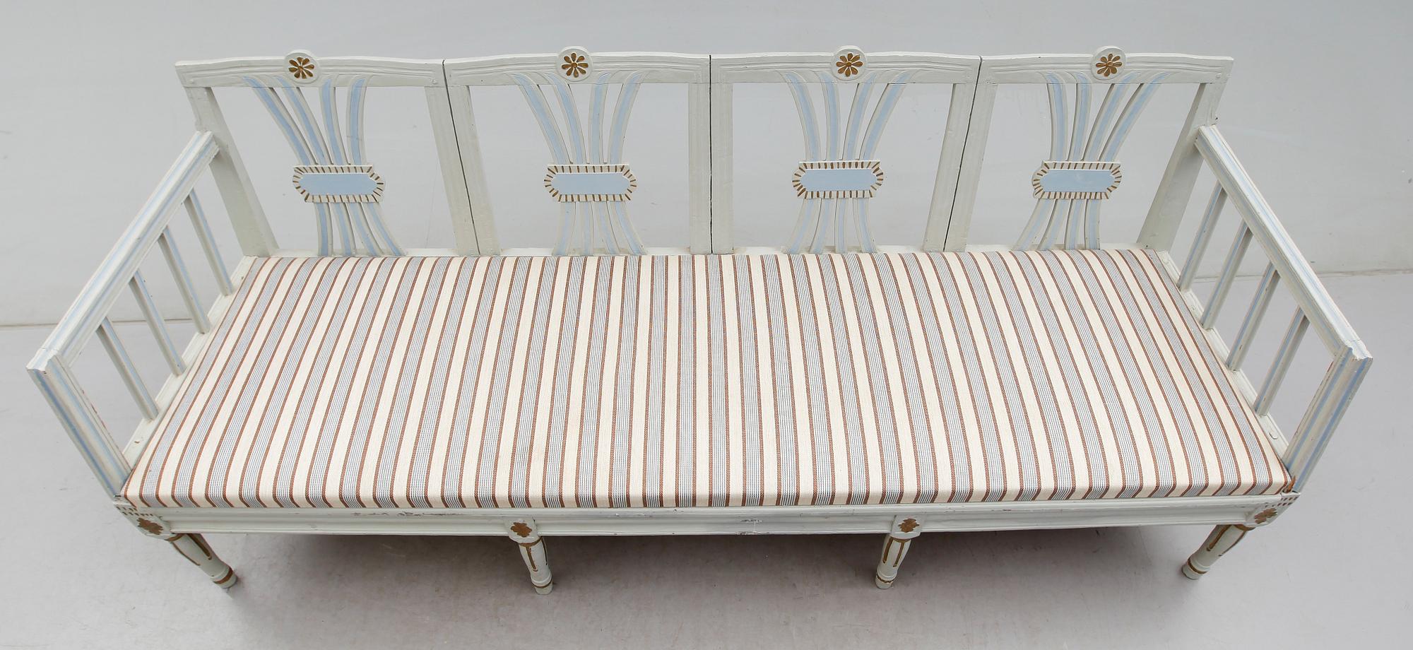 SOFFA, sengustaviansk, enligt uppgift Hälsingland, 1800-talets första hälft.
