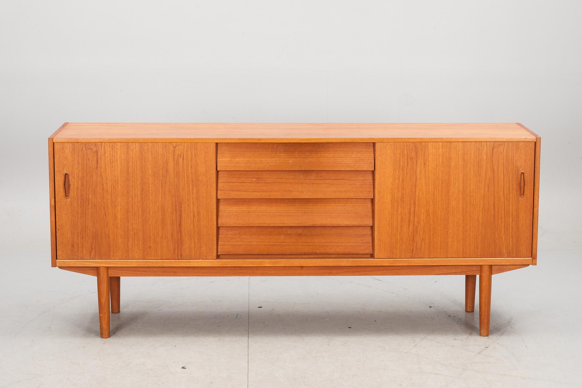SIDEBOARD, Troeds Bjärnum "Trio", Nils Jonsson.