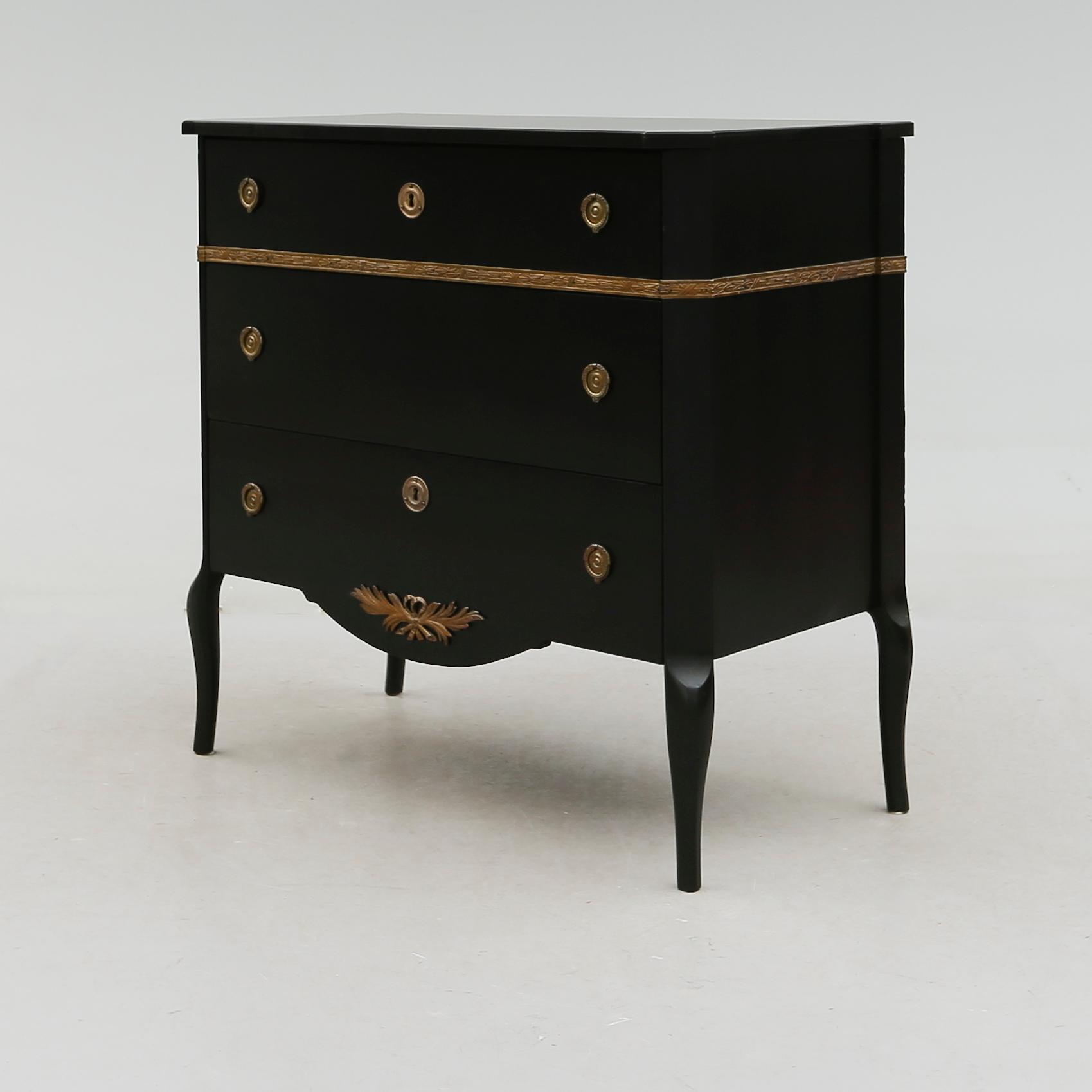 BYRÅ, gustaviansk stil, 1900-talets andra hälft.