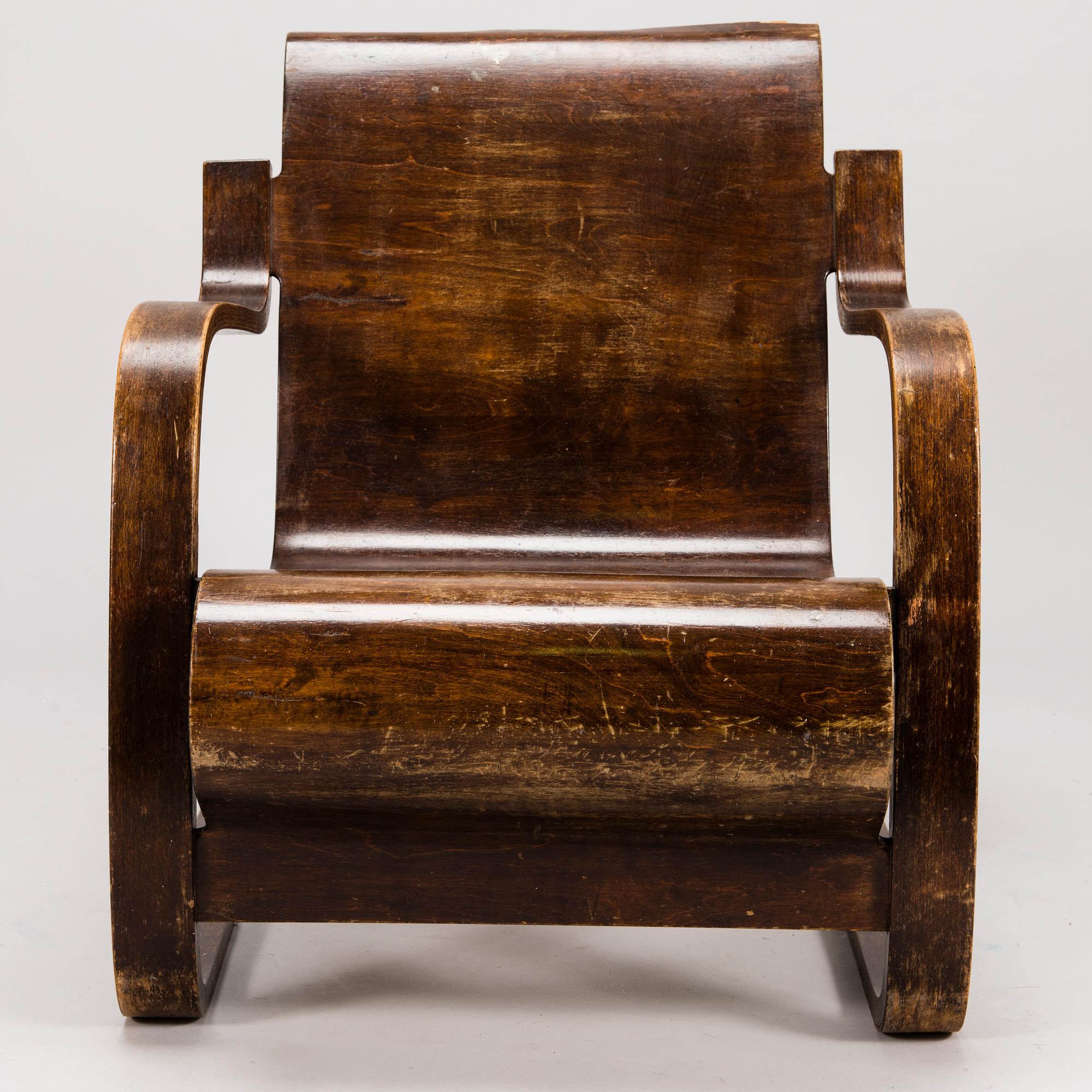 Alvar Aalto, A 1932-1934 'Paimio' armchair for O.Y. Huonekalu-ja Rakennustyötehdas A.B. Finland.