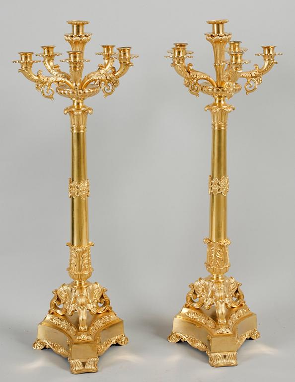 KANDELABRAR, 1 par, förgylld brons, senempire, 1800-tal.