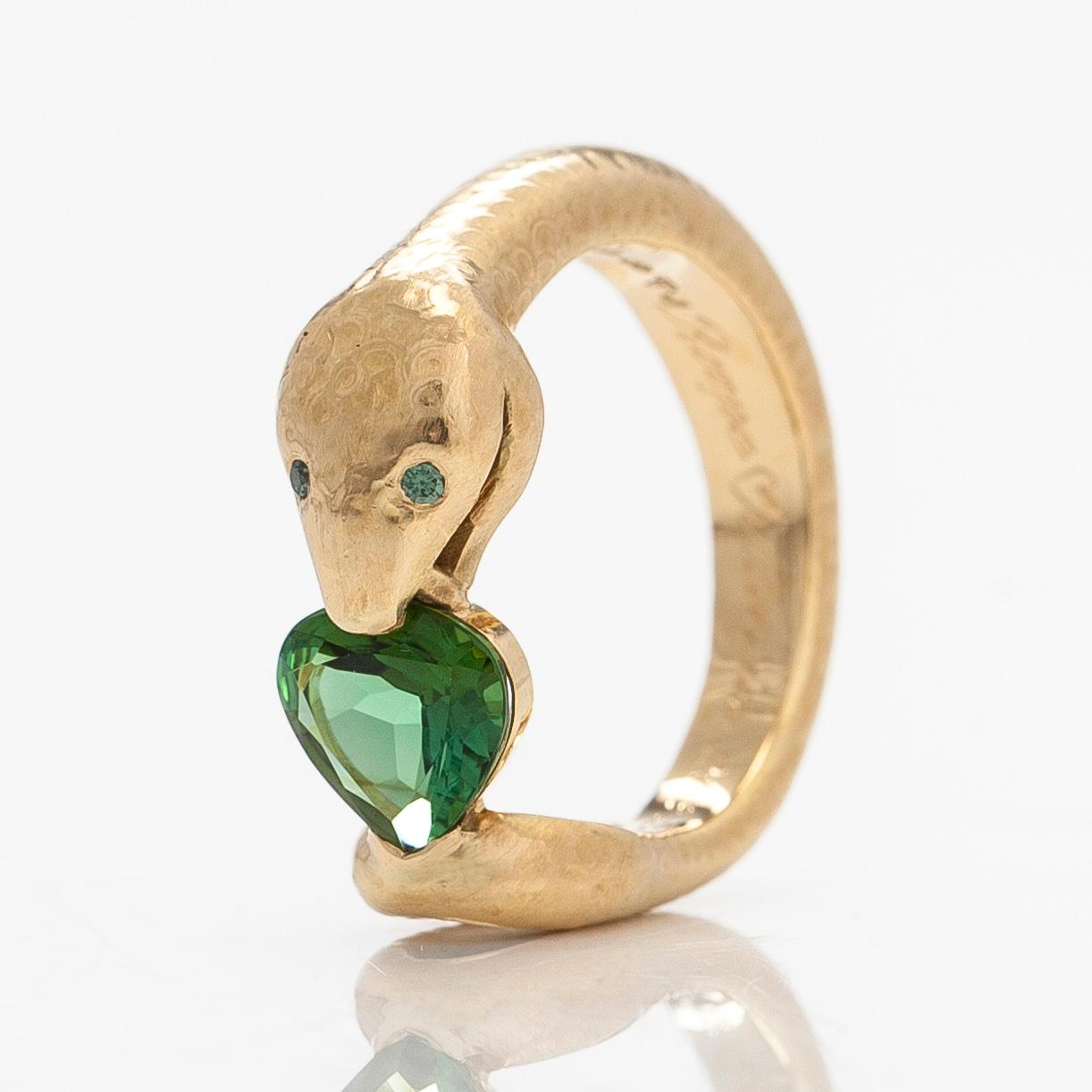 Torbjörn Tillander, an 18K gold serpent ring with heart-shaped green tourmaline and green diamonds, Helsinki 2011.