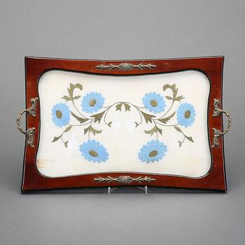 BRICKA, med broderi, 1800-tal.
