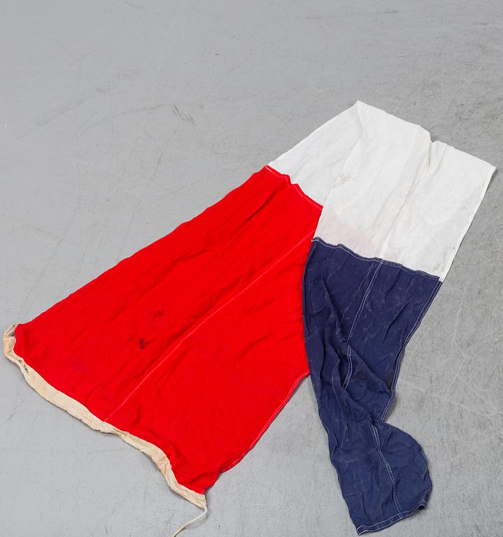 40 maritime textile signal flags from the 20th Century.