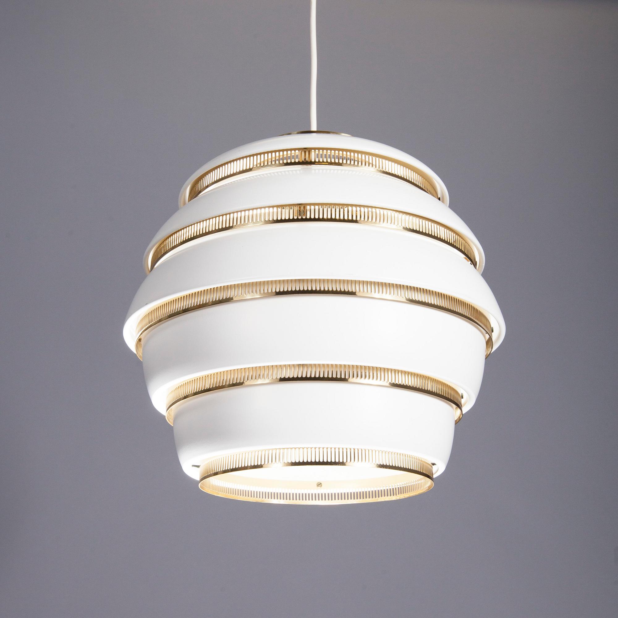 TAKLAMPA, A331, "Bikupa", Alvar Aalto, Valaisinpaja Oy, 1900-talets senare hälft.