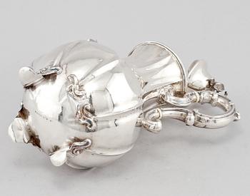 KAFFEKANNA, silver, nyrokoko, Christian Hammer, Stockholm, 1852. Total vikt 825 g.
