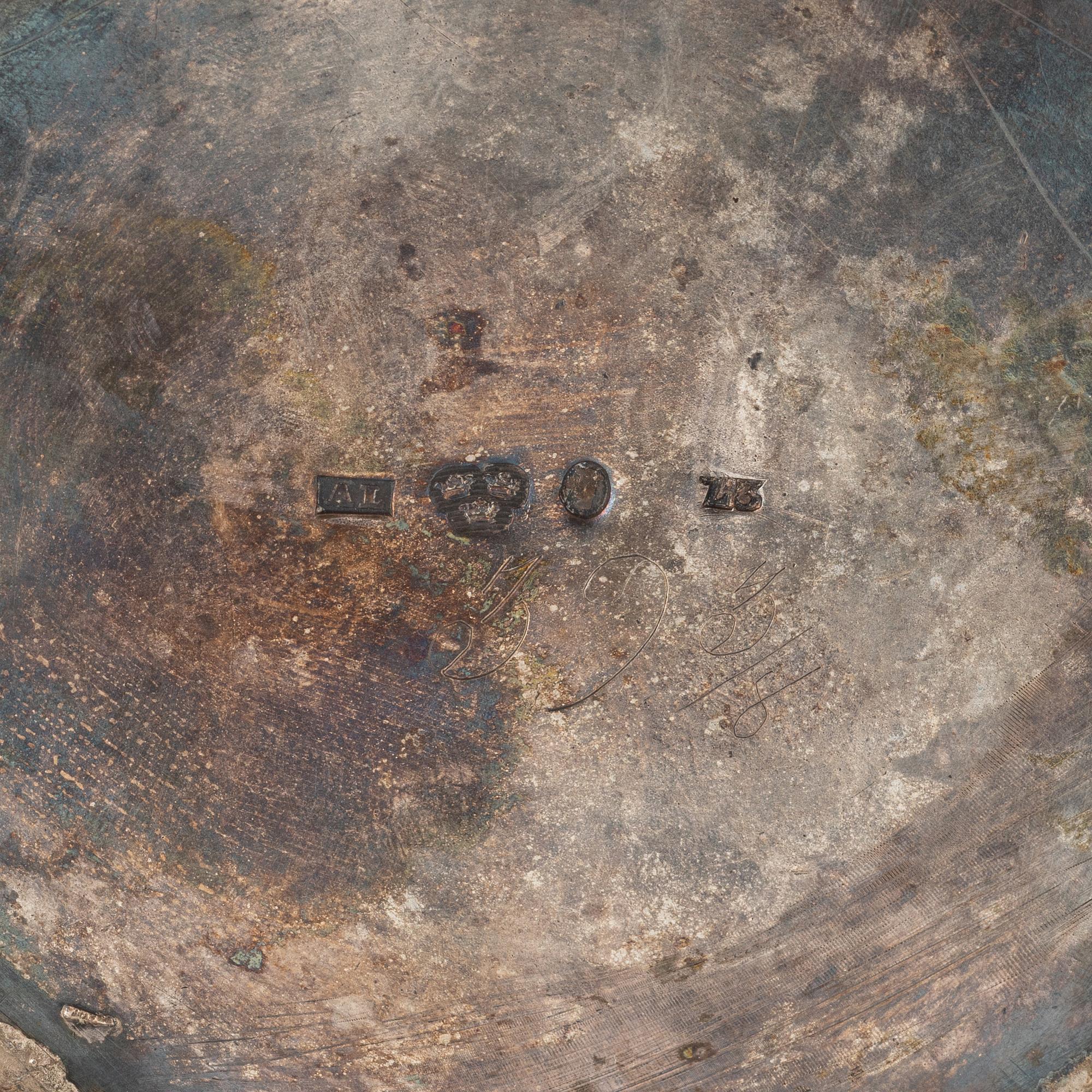 Kaffekanna, silver, Anders Lundqvist, Stockholm, 1817, samt gräddsnipa, silver, Sverige, 1834.