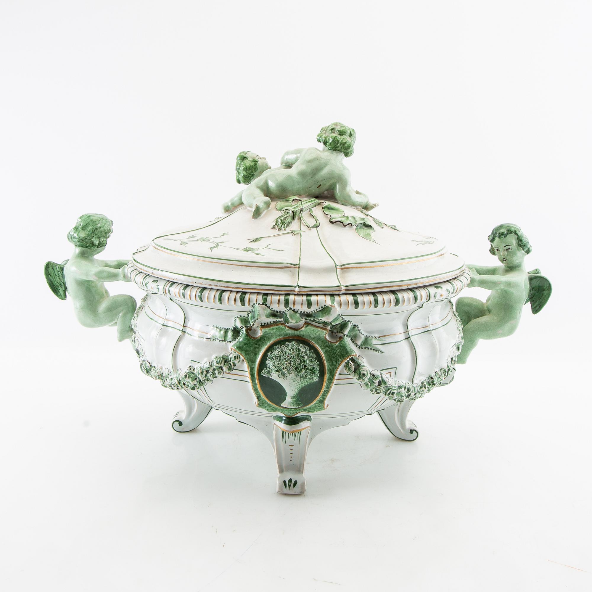 Terrin med lock och fat Louis XV-stil 1900-talets första hälft.