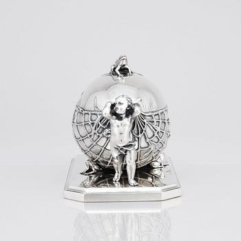 A 19th century silver bonbonnière, Bolin, mark of Konstantin Linke, Moscow 1894.