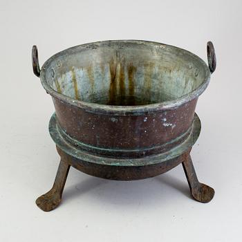 THREE 19TH CENTURY COPPER KITCHEN UTENSILS.