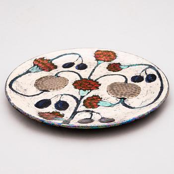 BIRGER KAIPIAINEN, a decorative plate signed Kaipiainen Arabia.