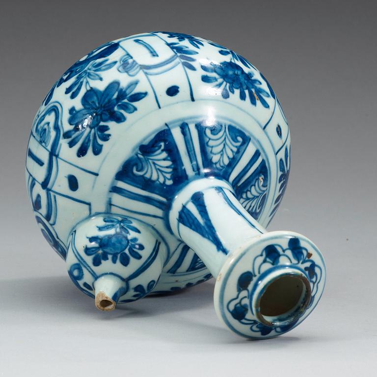A blue and white kraak kendi, Ming dynasty, Wanli (1572-1620).