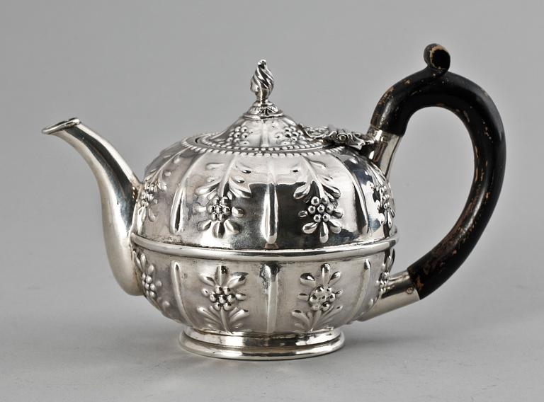 KAFFEKANNA, silver, London England 1790. Tot vikt ca 250 gram.