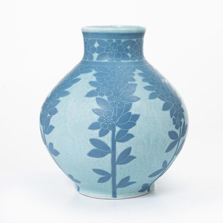 Josef Ekberg, A Swedish  'Sgrafitto' Jugend vase, Gustafsberg, 1911.