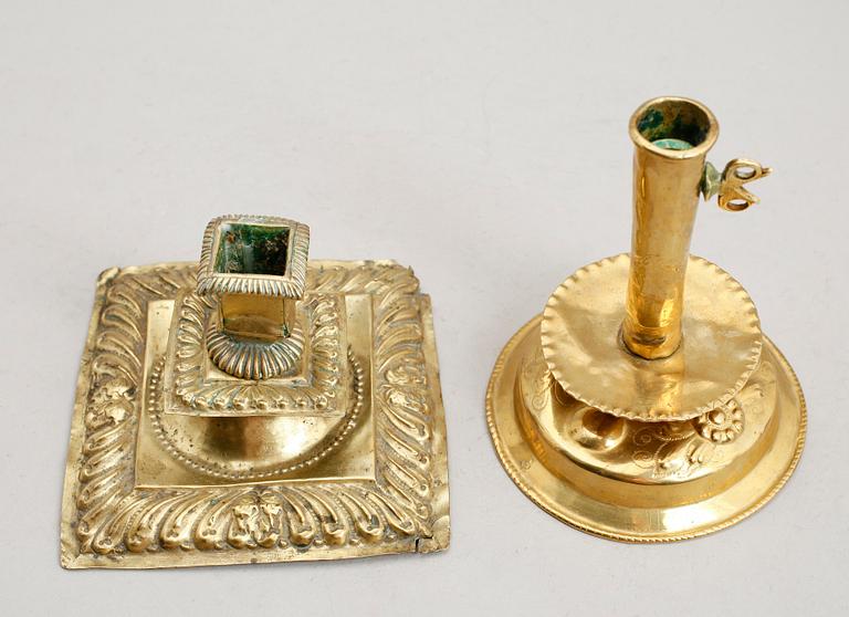 LJUSSTAKAR, 2 st, mässing, barock, 1700-tal.