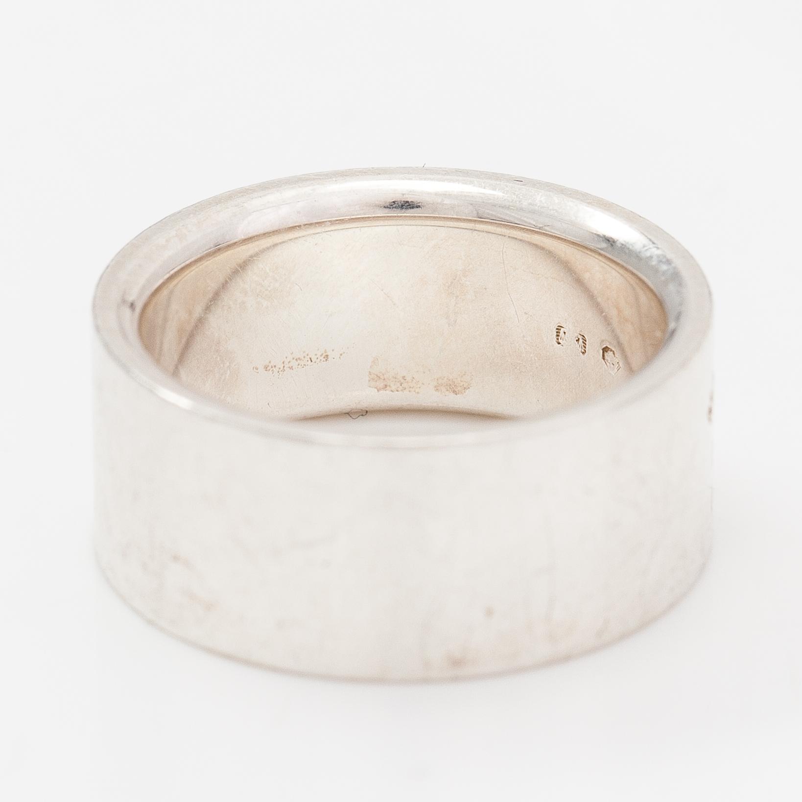 Gucci, A pair of earrings, bracelet, ring and necklace made of sterling silver. Marked Gucci, Made in Italy.