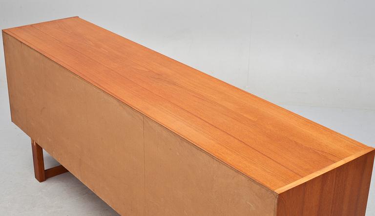 SIDEBOARD, "Domi Monté", Nils Jonsson, Troeds.