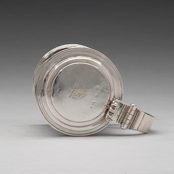 An English 17th century silver tankard, possibly of John Ruslen, London 1680.