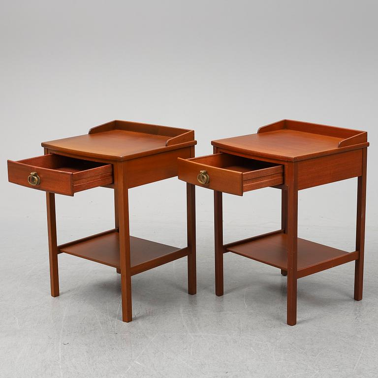 KERSTIN HÖRLIN-HOLMQUIST, a pair of mahogany bedside tables, Triva, Nordiska Kompaniet, 1965.