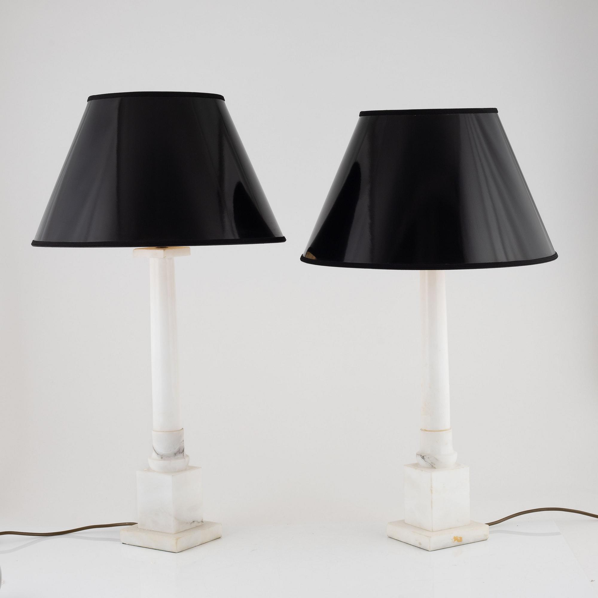 A pair of alabaster table lamps, second half of the 20th century.