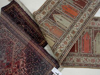 MATTOR, 2 st, orientaliska. 124 x 73 resp 203 x 58.