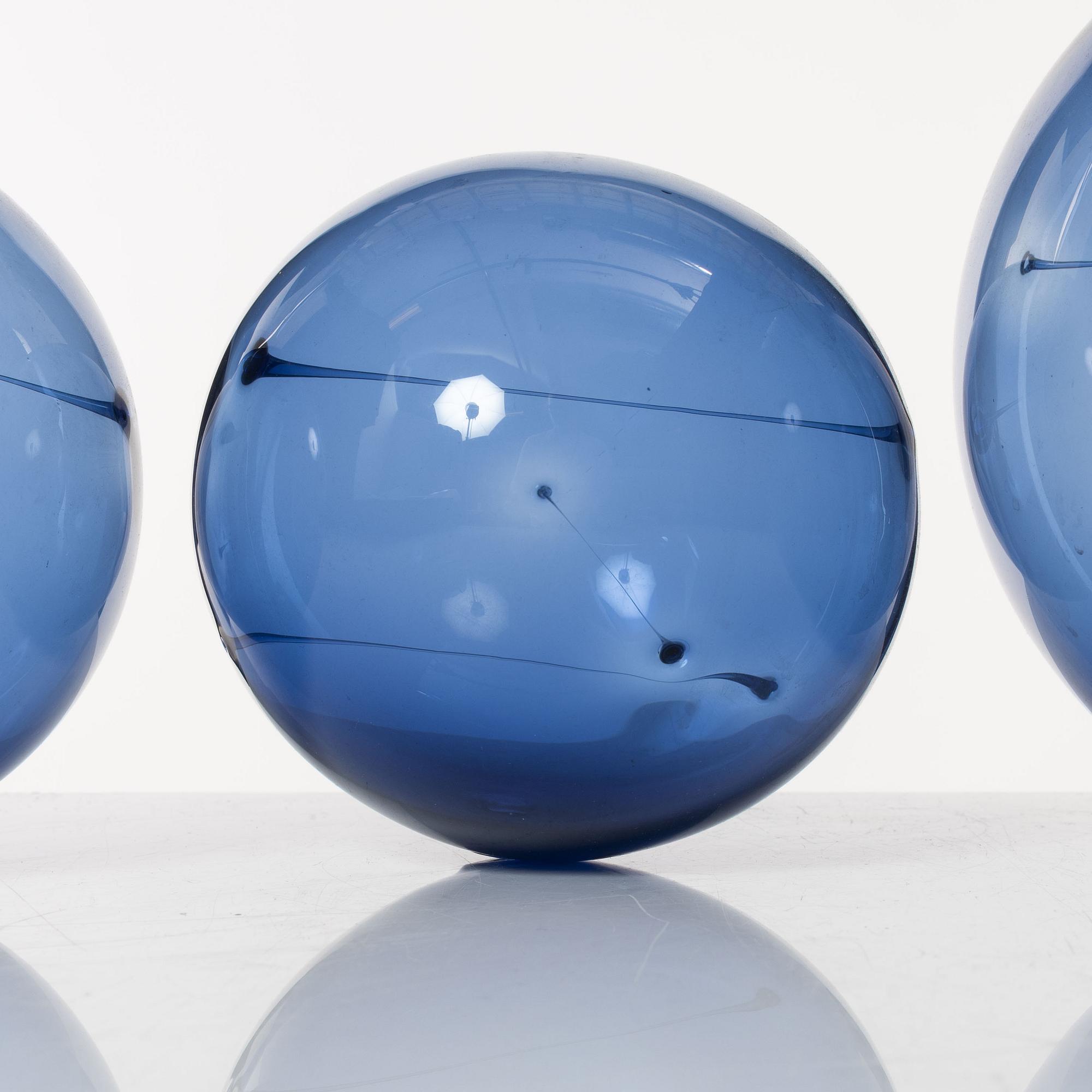 Timo Sarpaneva, three 'Aurinkopallo' glass bolls, Iittala, Finland.