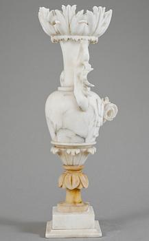 PRAKTVAS, alabaster, sent 1800-tal.