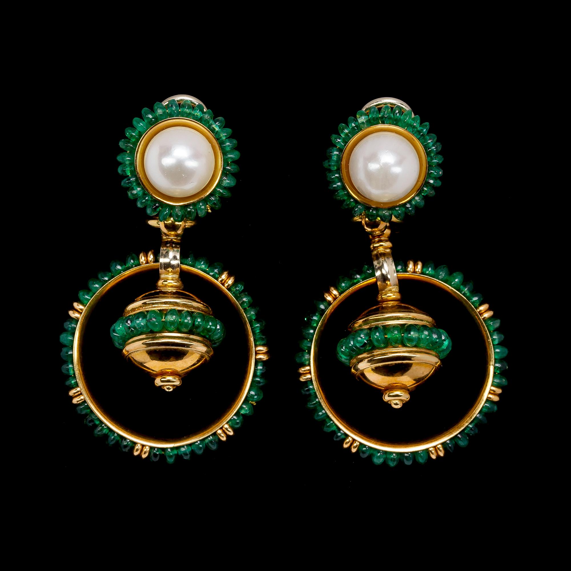 EARRINGS, emeralds and cultured mabe pearls.