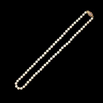 COLLIER, odlade pärlor, lås 18K med ametist.