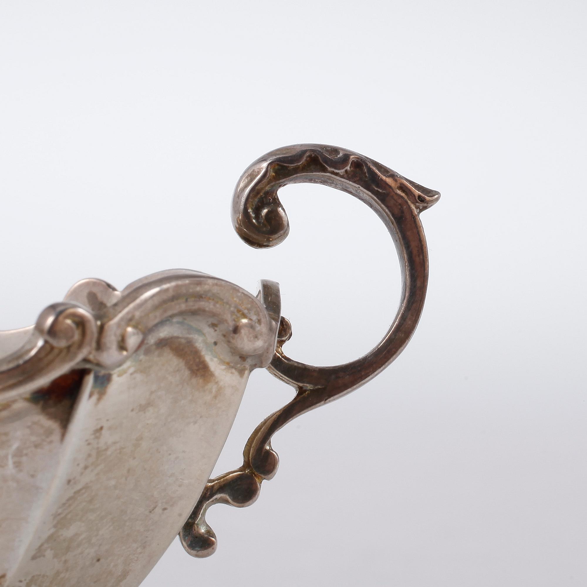 SALTKAR, ett par, silver, Israel Sigmond Greenberg Birmingham, 1913-14. Vikt ca 88 g.