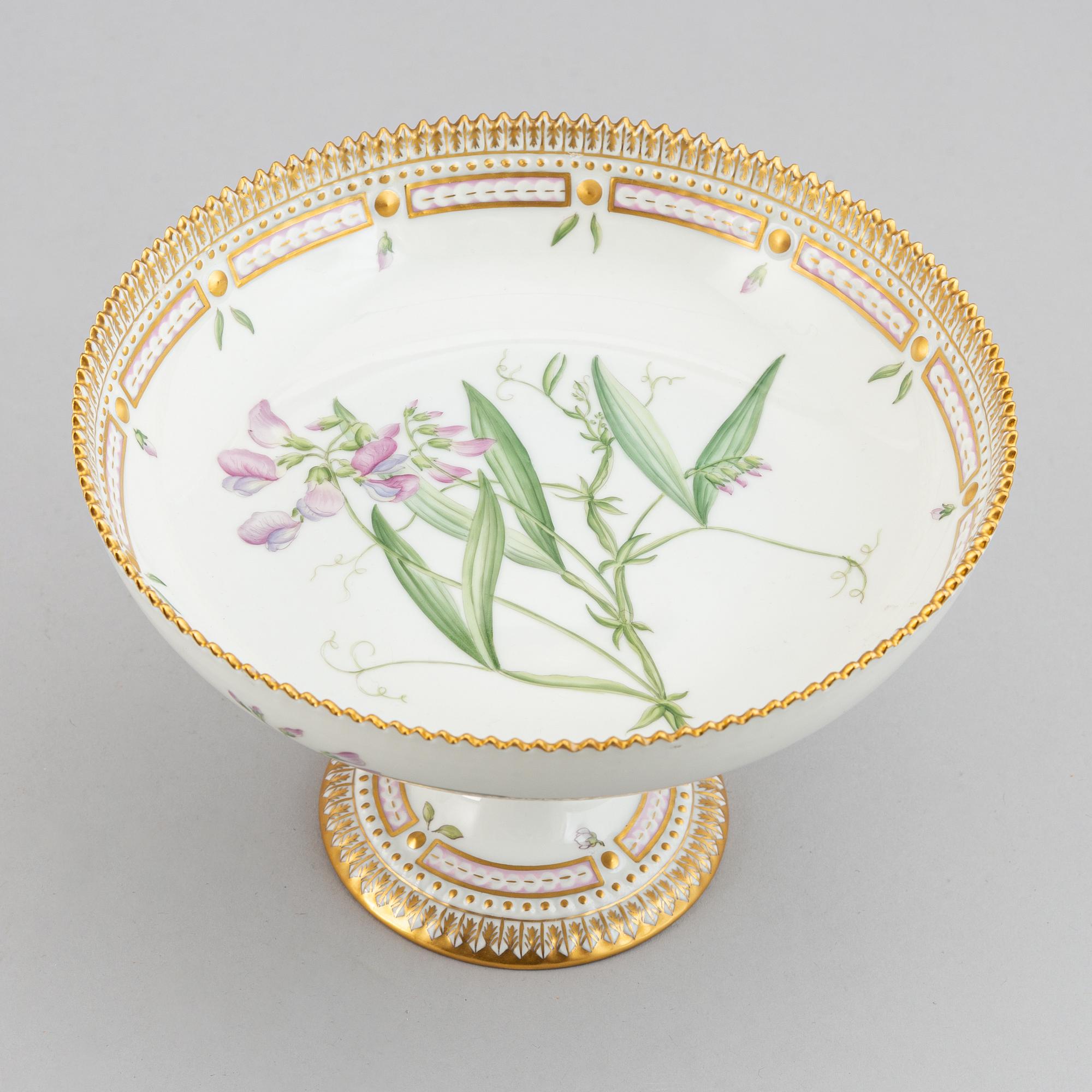 Royal Copenhagen, A porcelain 'Flora Danica' tazza, Denmark.